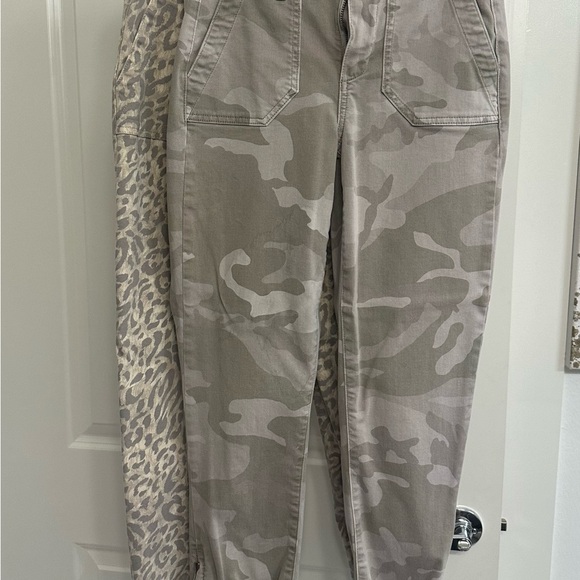 Paige Denim Mayslie Jogger in Camo Size 24 - Picture 4 of 5